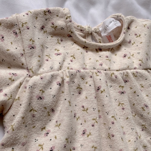 Zara long sleeve floral dress with ruffle hem size 9-12 months - Picture 4 of 7